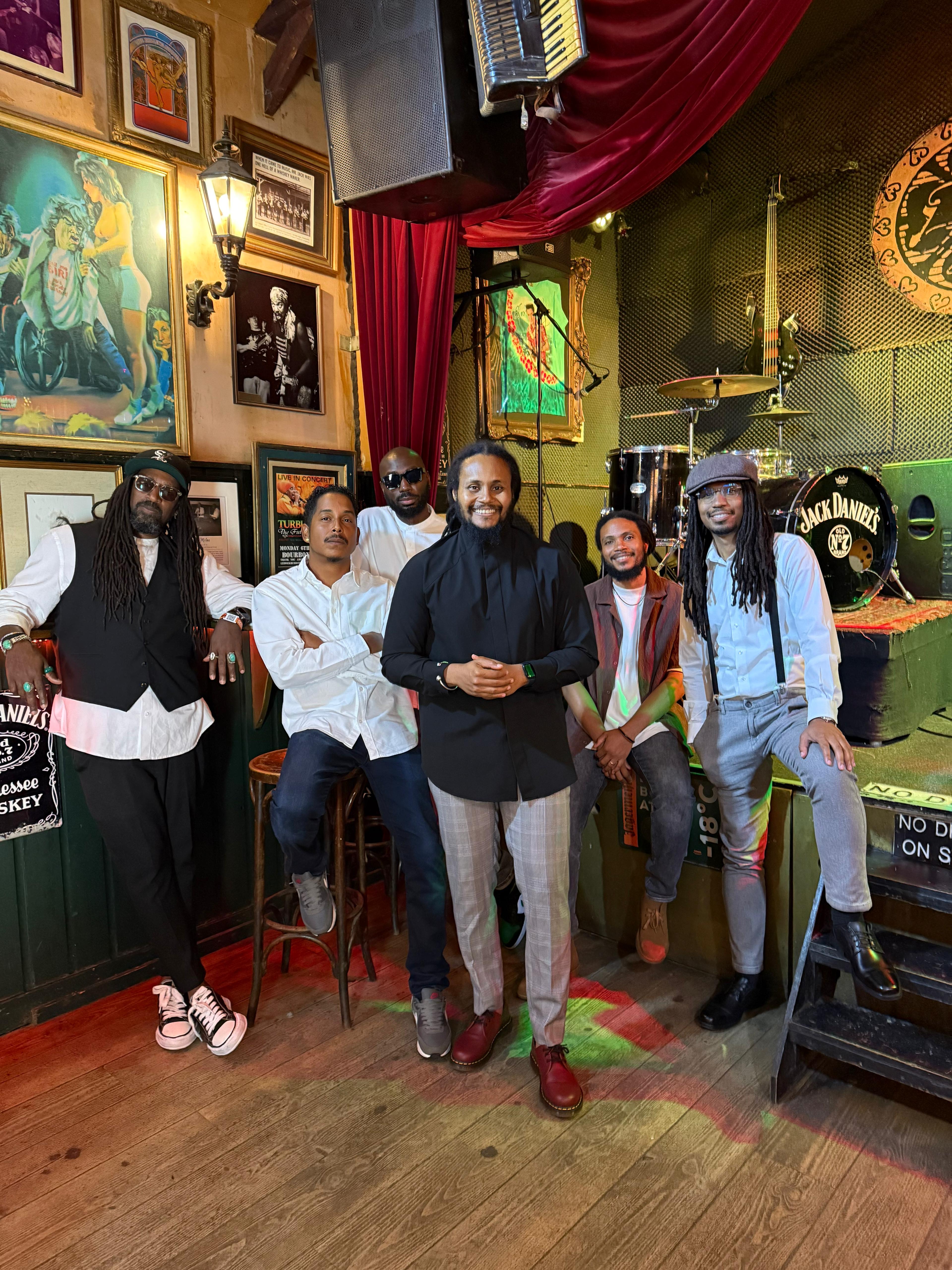 Dei.3avu Extends an Intimate Invitation with New Single, 