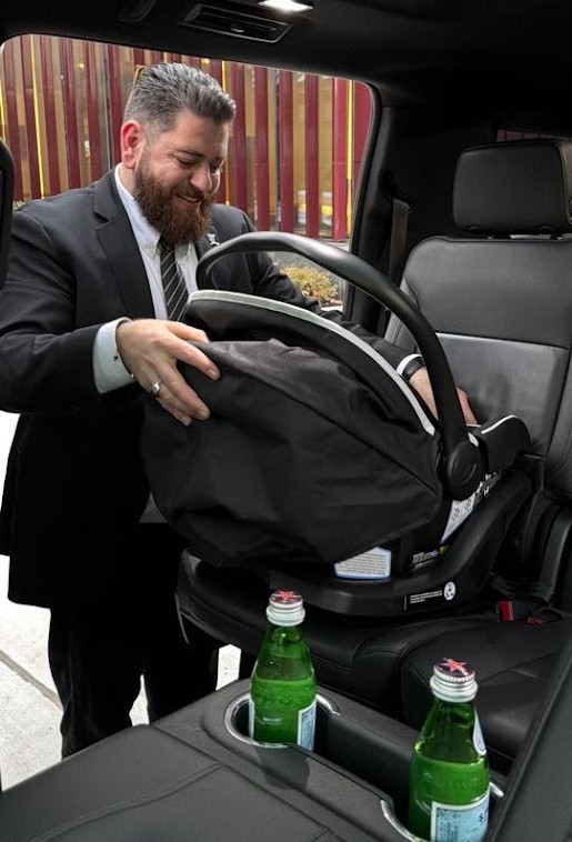 Legends Limousine Worldwide Introduces Specialized Newborn Car Seats for Safe Family Airport Transfers in NYC