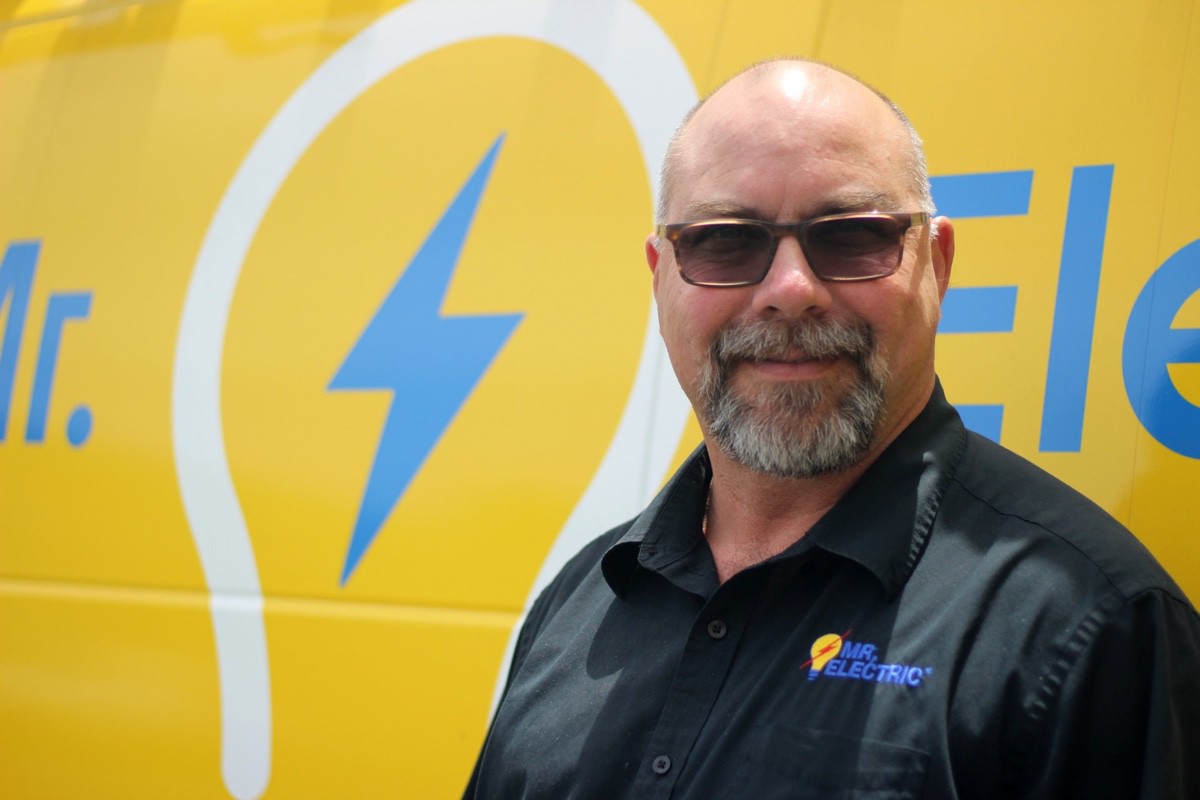 Mr. Electric of Phoenix Metro Celebrates 1,200 Google Reviews Milestone in Phoenix, AZ