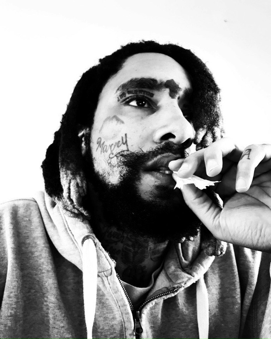 Alternative Hip-Hop GODHOUSESTARS Unveils